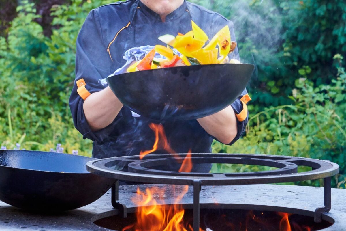 ¿Qué es un wok y cómo usarlo? Te contamos todos sus secretos