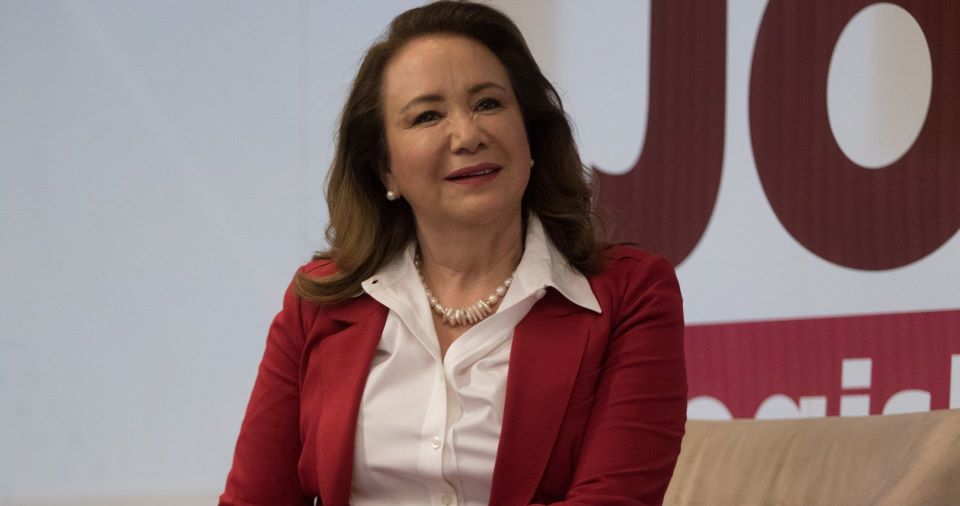 Yasmín Esquivel se ampara contra Comité de Ética de la UNAM que investiga su plagio