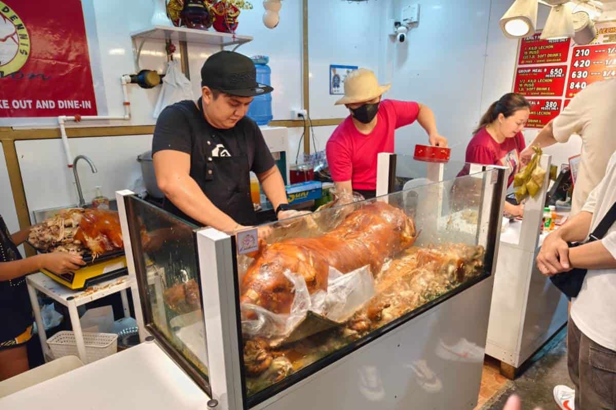 ¿Qué es la lechona de Colombia y de qué está rellena?