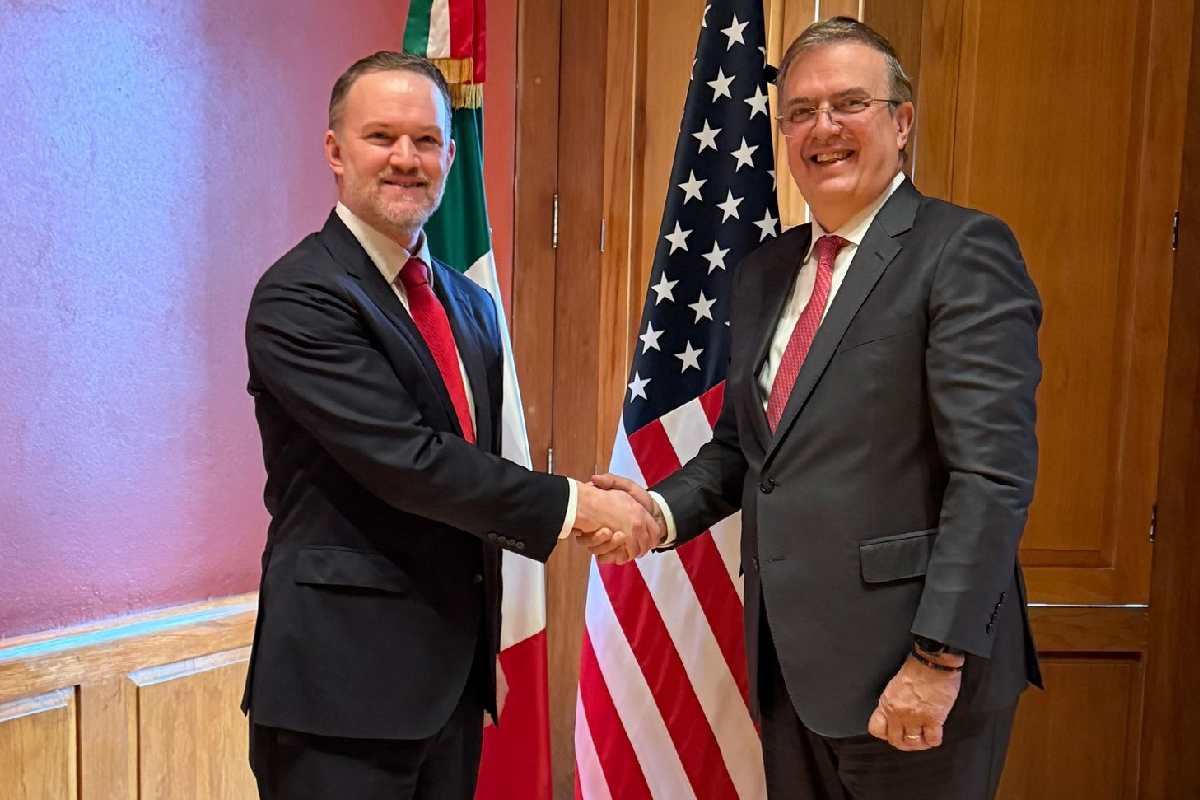 Autoridades de México y EU se reúnen con representantes del sector automotriz y acerero