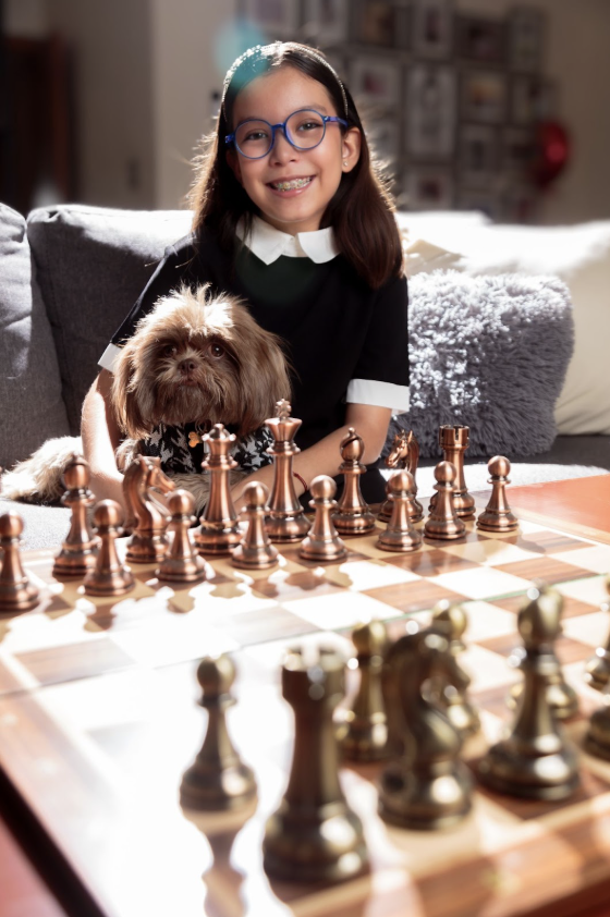 Alondra y su perrito Magnus. Fotografía: Jorge Adrián Rangel.