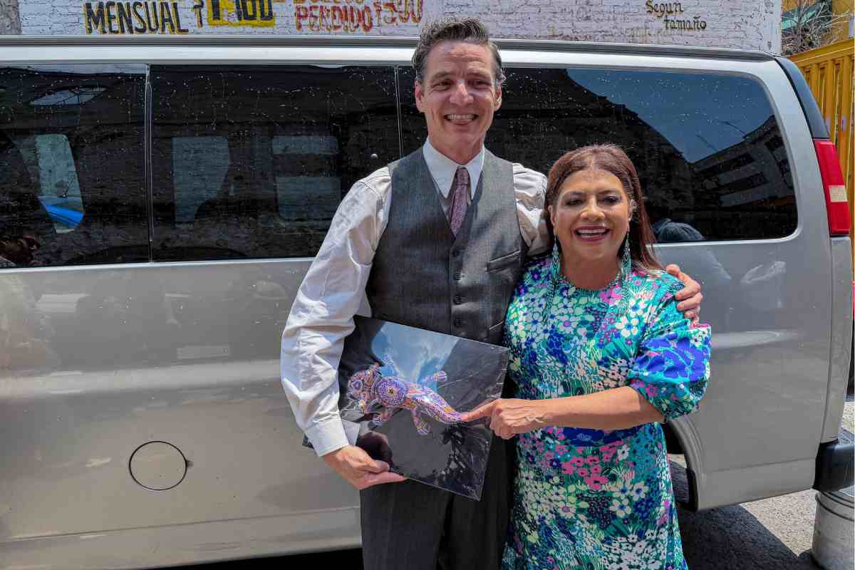 Brugada visita a Pedro Pascal en el Centro Histórico; "esta ciudad es mi favorita", dice el actor