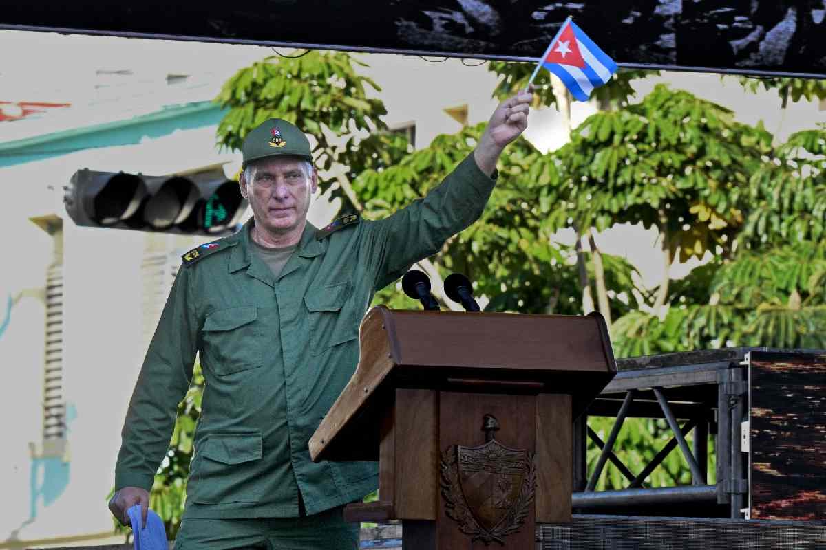 Cuba está “lista” para afrontar una agresión militar de EU, afirma el presidente Díaz-Canel