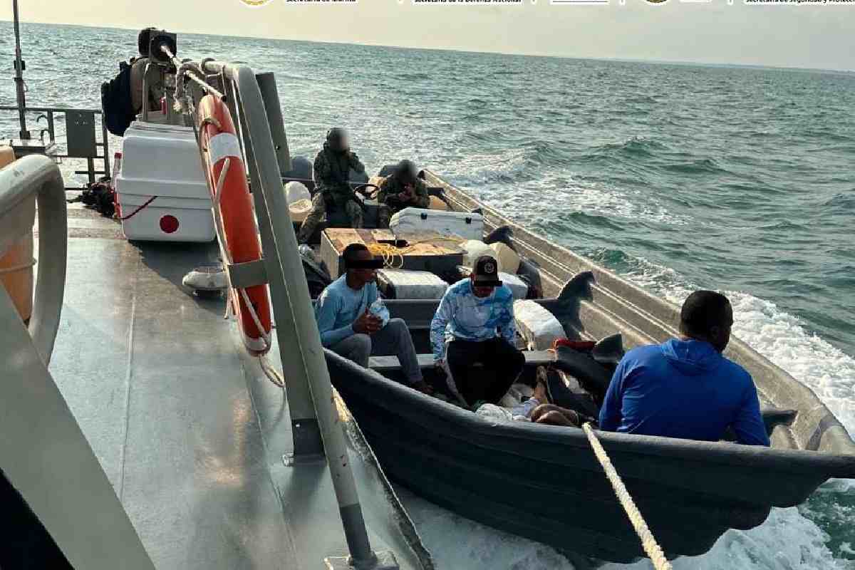 Decomisan 904 kilos de cocaína frente a las costas de Chiapas; hay seis extranjeros detenidos