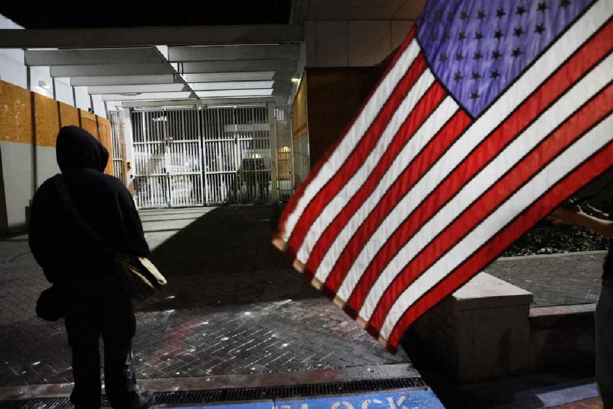 Migrantes viven deportaciones masivas, menos protección laboral y salarios más bajos, reporta ONG