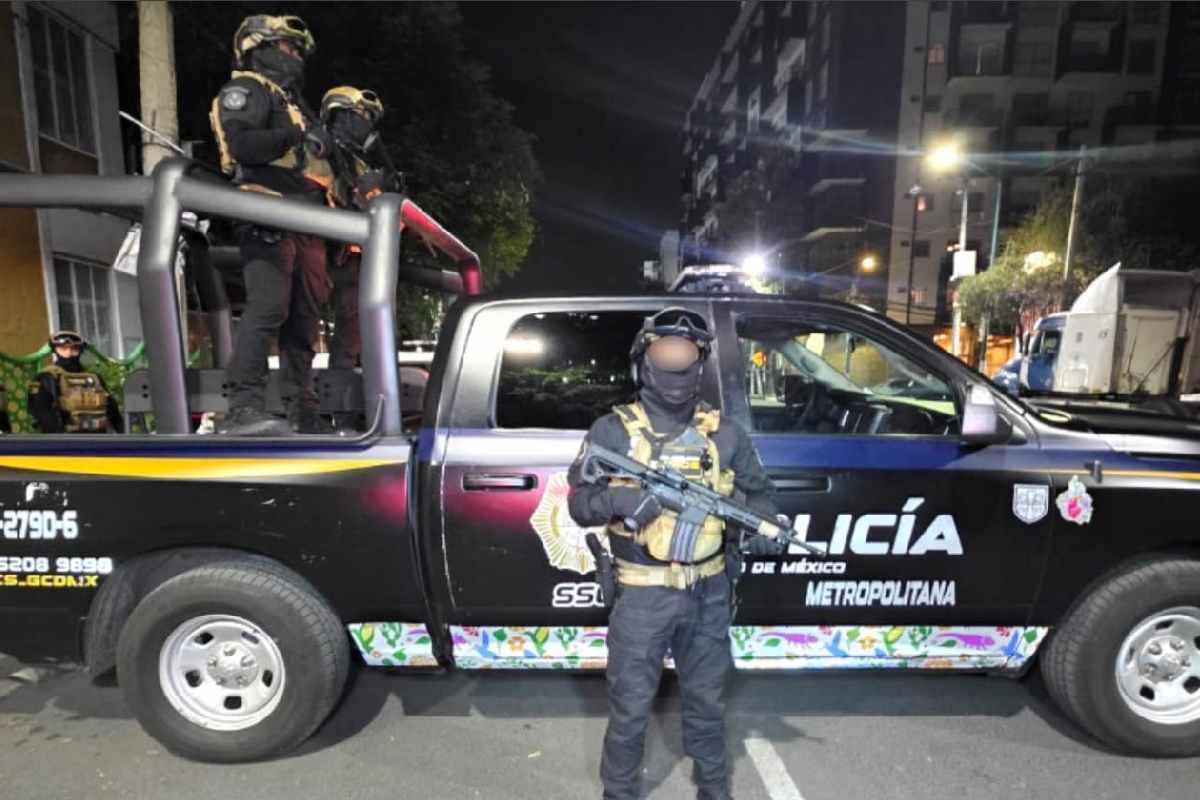 Detienen a dos presuntos integrantes de célula delictiva en Iztacalco, CDMX; aseguran droga y un inmueble