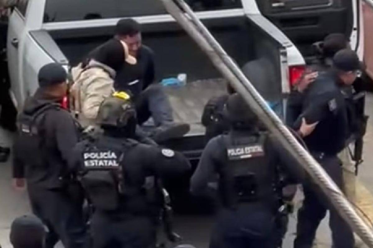 Detienen a seis policías de Coscomatepec, Veracruz; fuerzas estatales y federales intervienen la comandancia