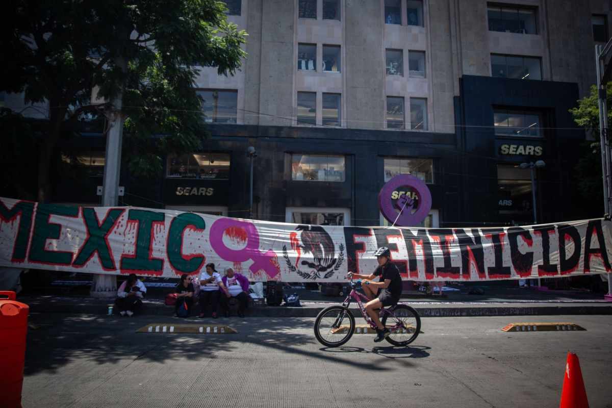 Diputados avalan reforma para expedir ley general sobre feminicidio entre reclamos por impunidad