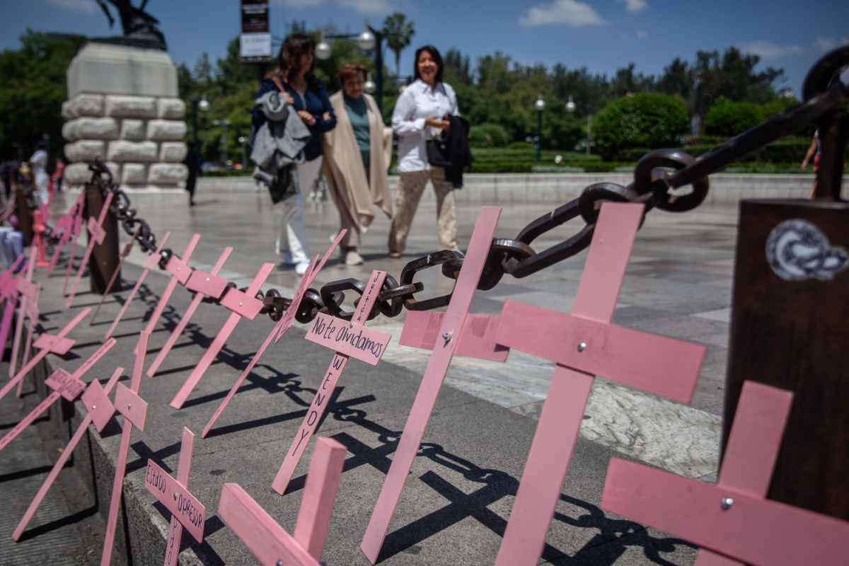 Diputados avalan reforma para expedir ley general sobre feminicidio entre reclamos por impunidad