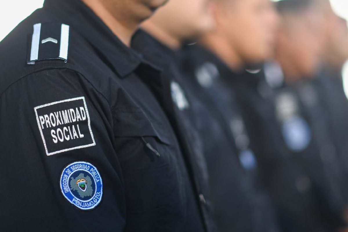 En operativo con el Ejército, detienen a ocho policías de Pénjamo, Guanajuato, por presuntos hechos delictivos