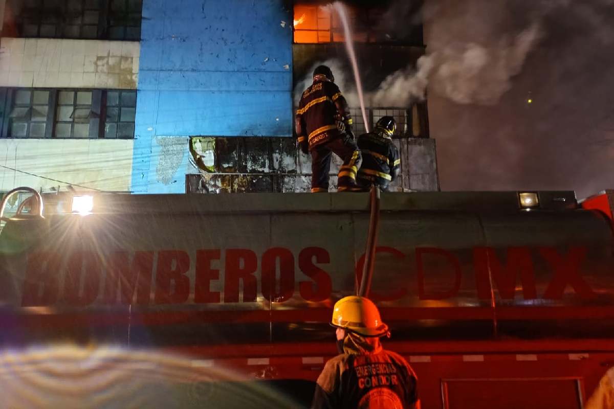 Incendio en la alcaldía Venustiano Carranza.