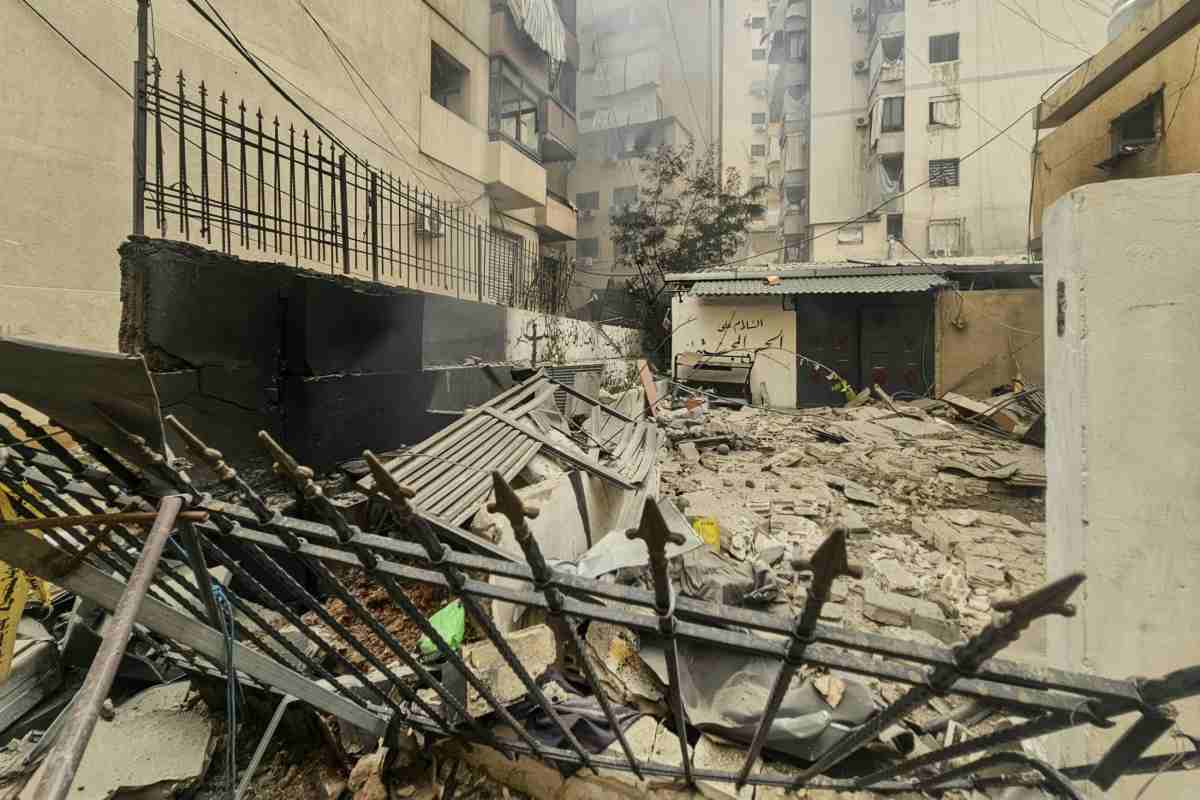 Irán derriba caza de EU que sobrevolaba en su territorio; ofrecen recompensa para capturar a piloto