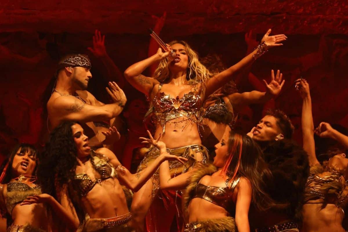  "No sientan miedo, sientan orgullo": Karol G honra a la comunidad latina en Coachella 2026