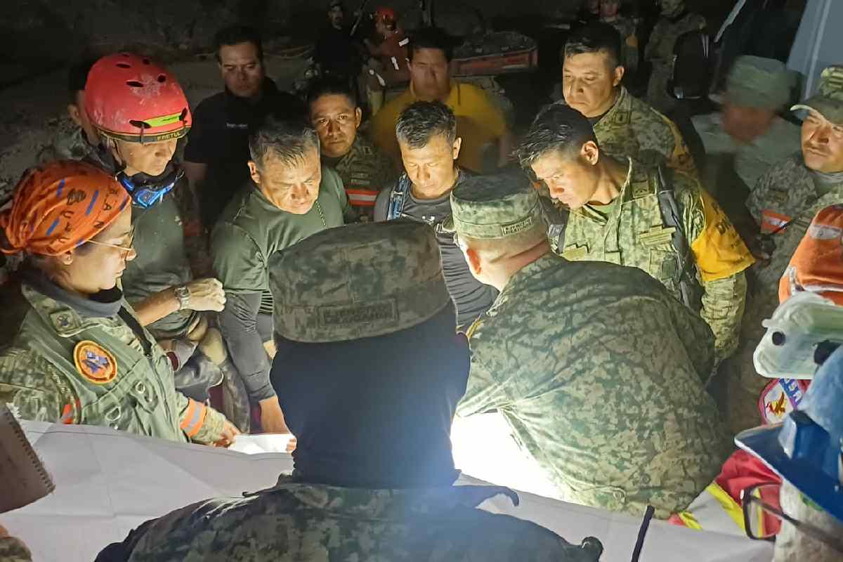 Localizan a un tercer trabajador muerto en mina de Sinaloa; continúa rescate del minero hallado con vida