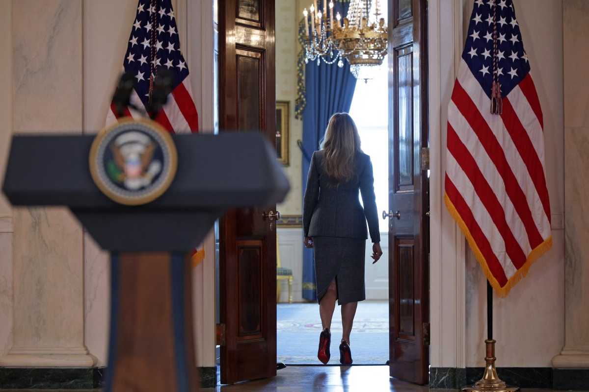 Melania Trump niega tener relación con los abusos de Jeffrey Epstein; “las mentiras deben terminar hoy”, dice