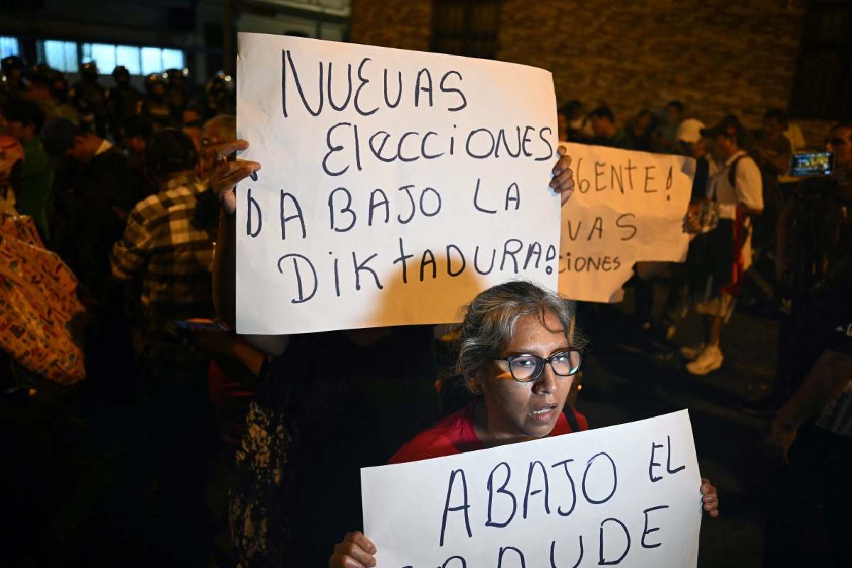 Peruanos esperan resultados de elección presidencial tras dos jornadas; Keiko Fujimori está a la cabeza