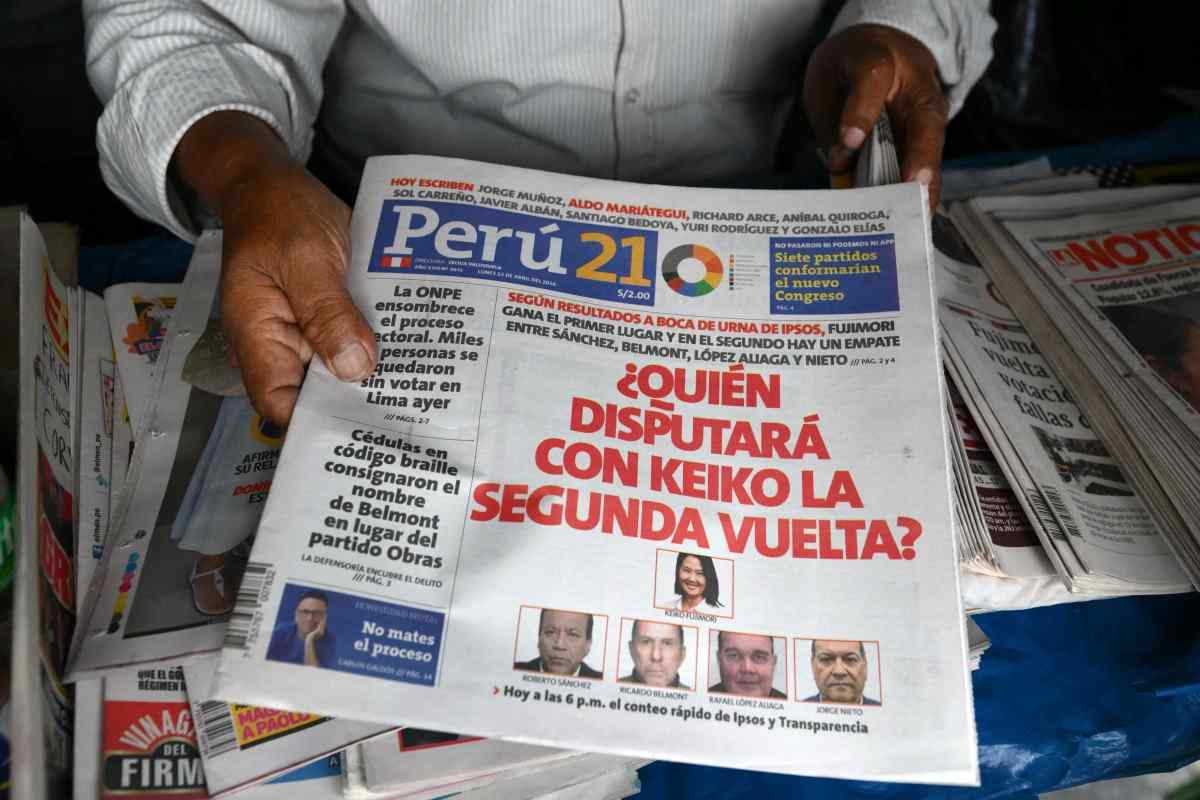 Peruanos esperan resultados de elección presidencial tras dos jornadas; Keiko Fujimori está a la cabeza