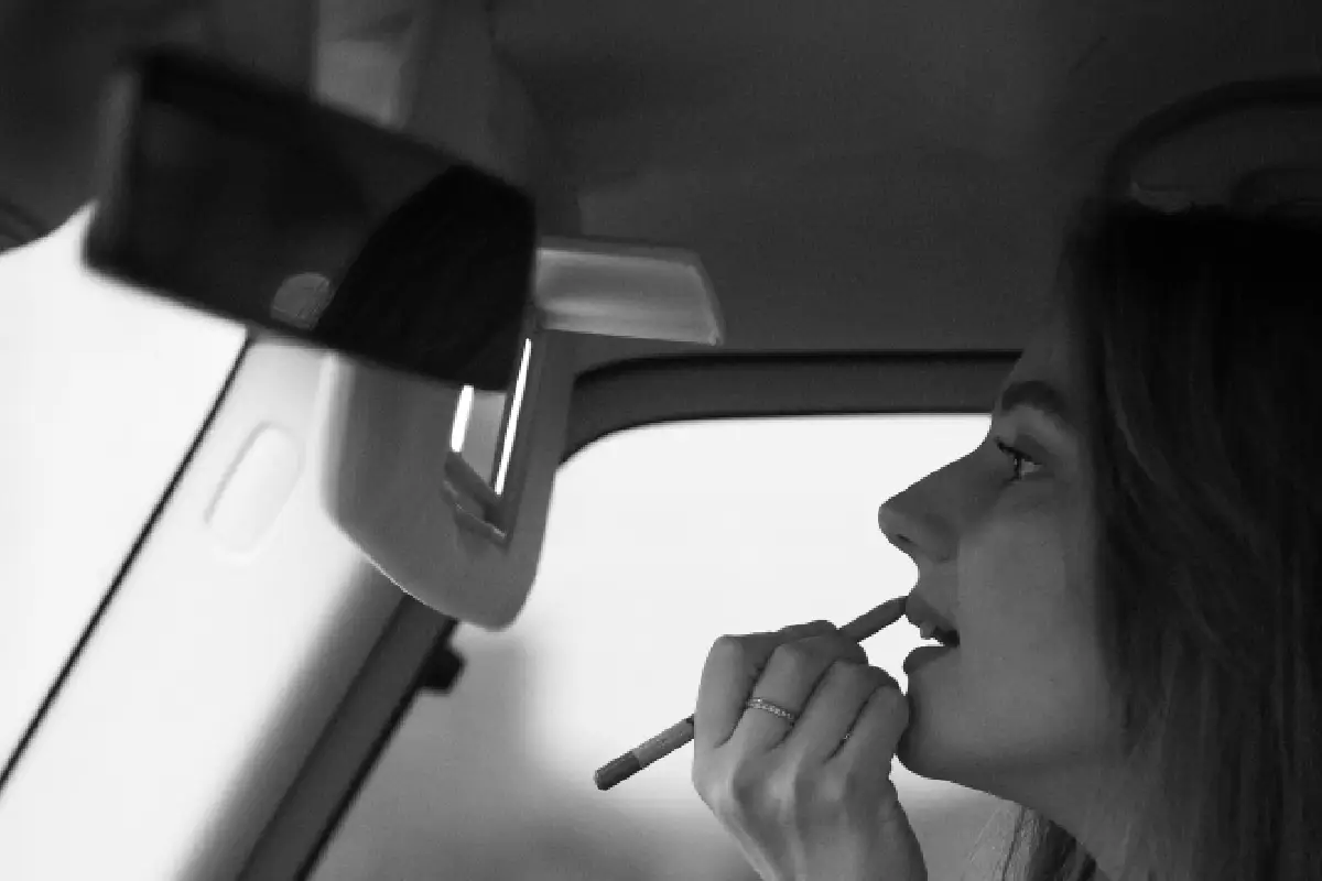 ¿Tacos, sopa y... ¿rasurarse?: Esto hacen los mexicanos al volante