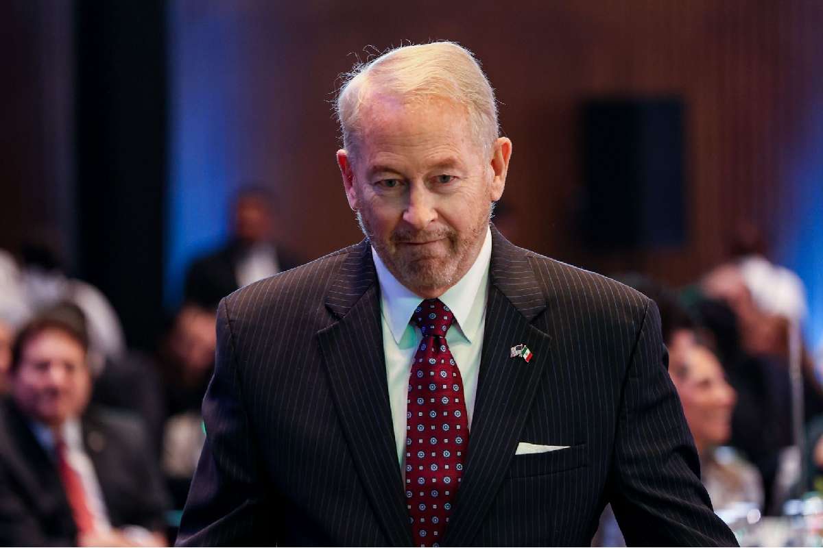 Embajador dice que "corrupción será investigada en todos los casos" tras acusación contra Rocha