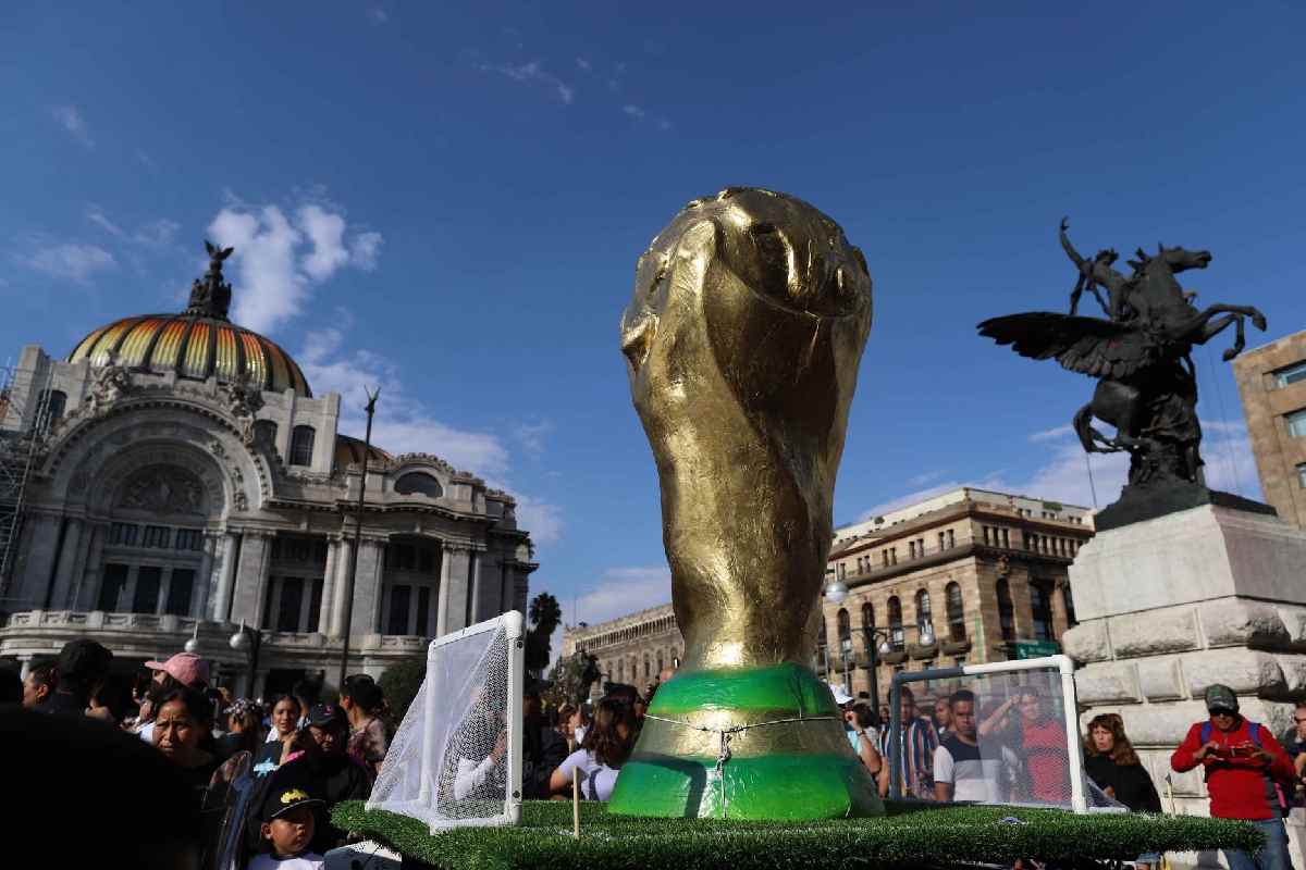 La SEP expide cédulas temporales a médicos internacionales para el Mundial 2026