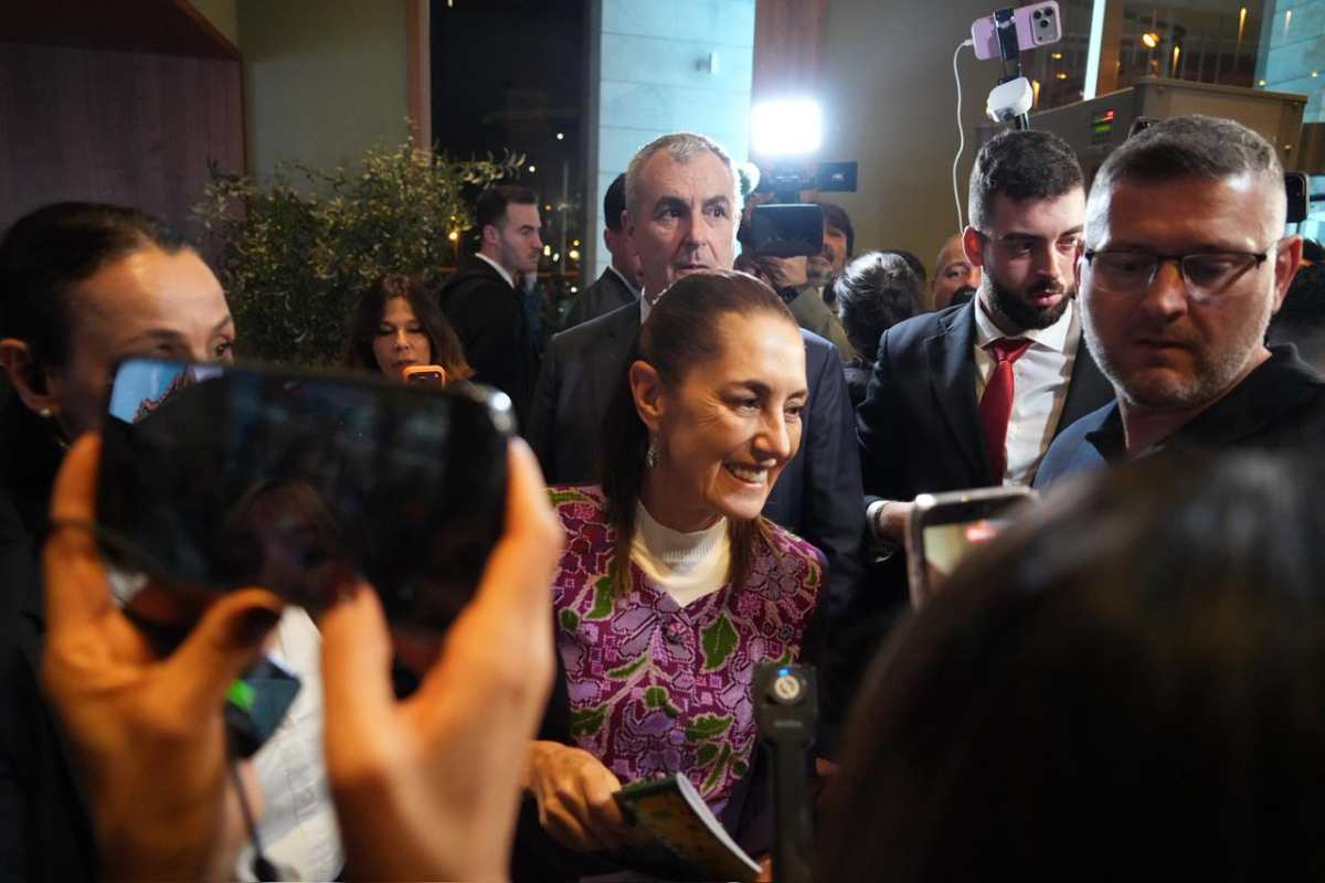 Sheinbaum llega a España para participar en la IV Cumbre en Defensa de la Democracia 