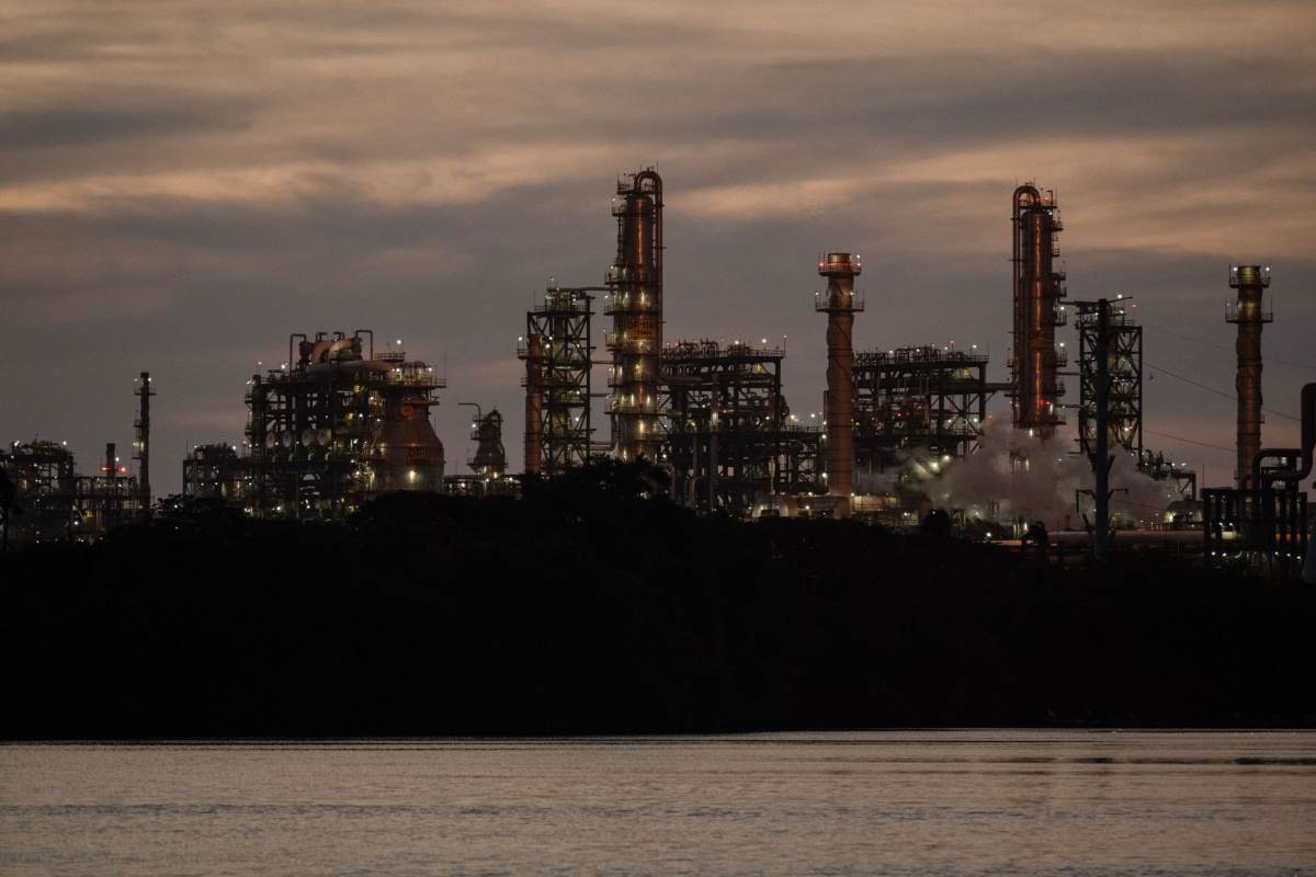 Sheinbaum se reúne en con directivos de Petrobras para establecer colaboración con Pemex 