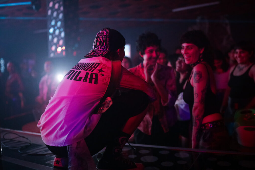 Reggaetón y perreo lésbico: las mujeres que están creando la escena de este género urbano en México