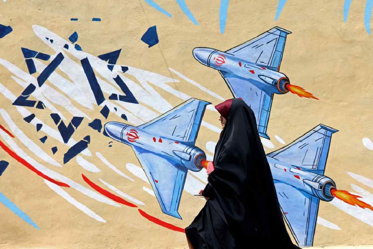 Trump amenaza con aranceles del 50 % a países que armen a Irán en medio de la tregua