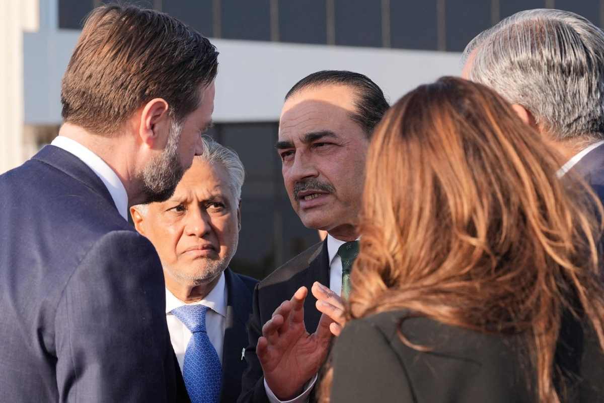 Trump dice que Irán acordó entregar sus reservas de uranio enriquecido; acuerdo está “cerca”