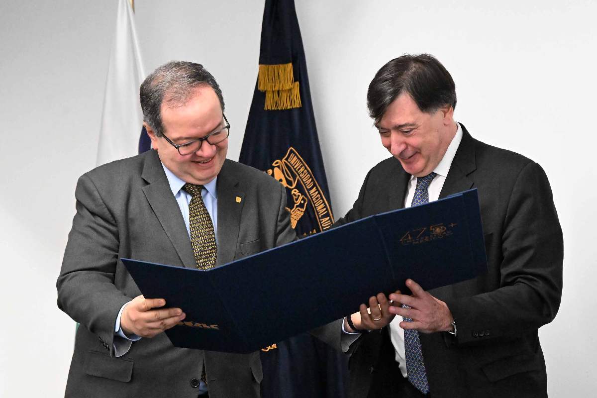 UNAM recibe reconocimiento por el 475 aniversario de la Universidad de México