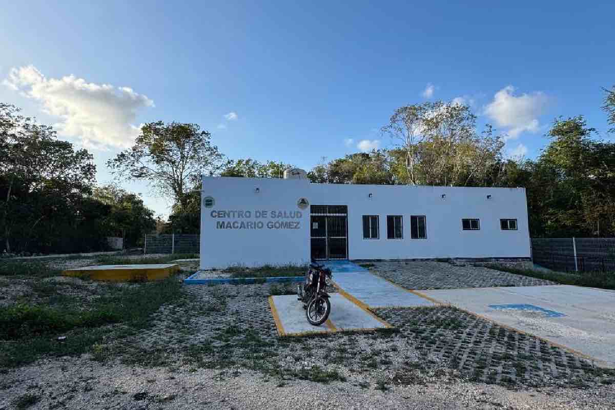 alcalde-tulum-beneficia-obras-familiares-2