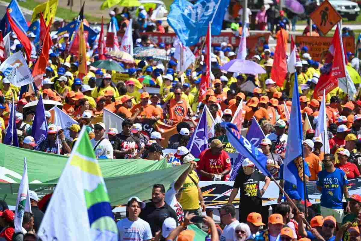 brasil-trabajadores-respaldan-propuesta-lula-reducir-jornada-laboral-3