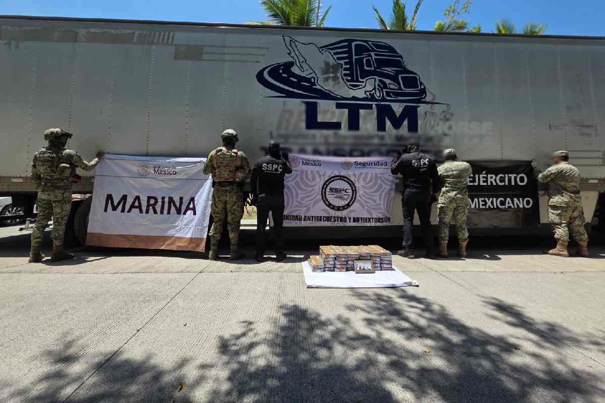 Operativo en Colima deja cuatro detenidos y decomiso de 60 kilos de cocaína ocultos en tractocamión