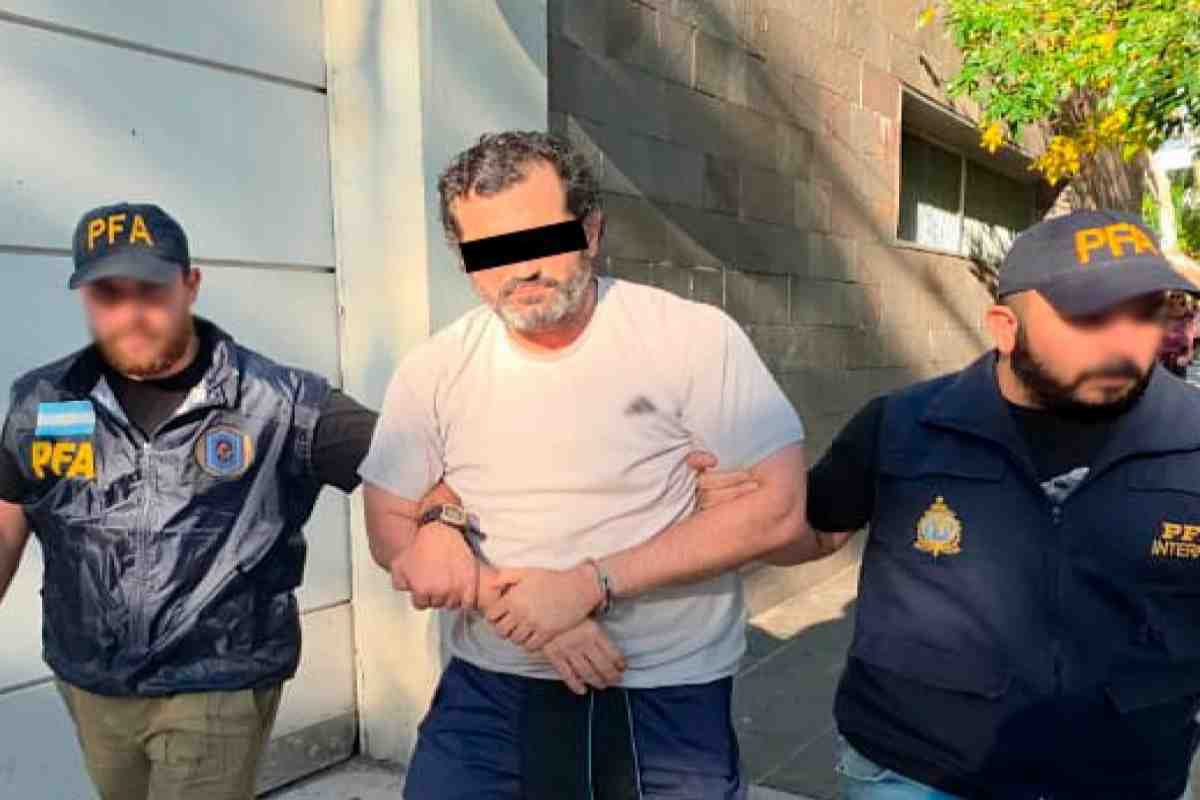 Contralmirante Farías Laguna entró a Argentina con pasaporte guatemalteco; será extraditado a México