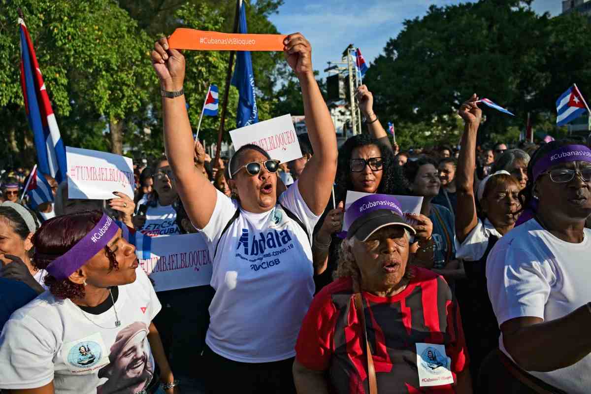 Cuba acusa a EU de “extorsionar “ a países latinoamericanos para “asfixiar” su economía