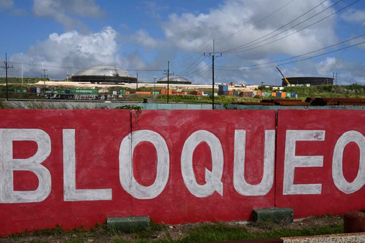 Cuba acusa a EU de “extorsionar “ a países latinoamericanos para “asfixiar” su economía