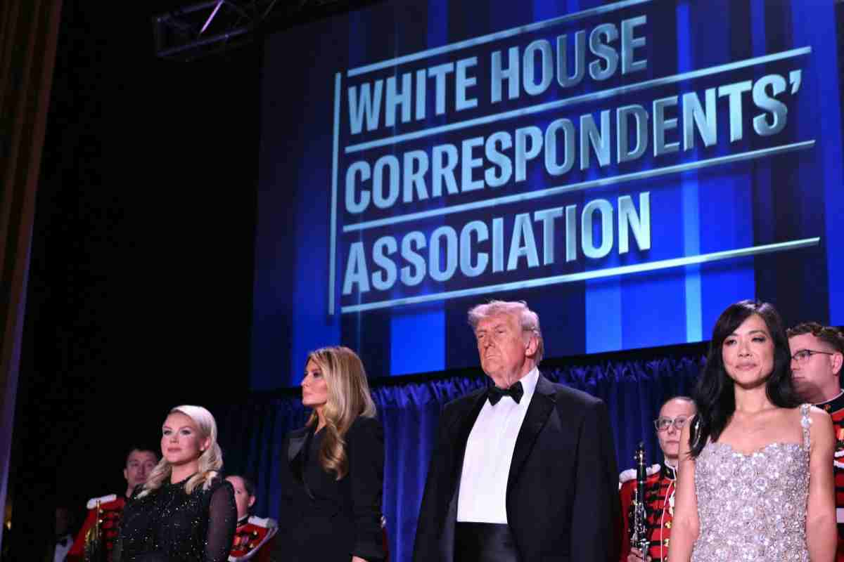 desalojan trump cena periodistas atentado