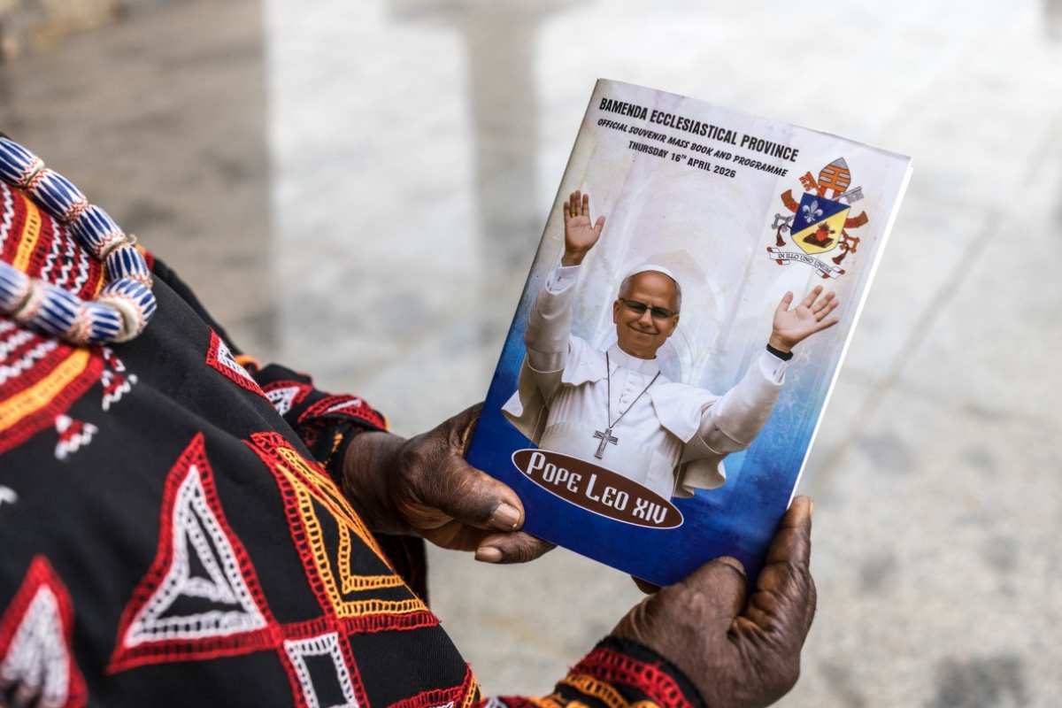 “El mundo está siendo devastado por un puñado de tiranos”: papa León XIV durante gira en Camerún