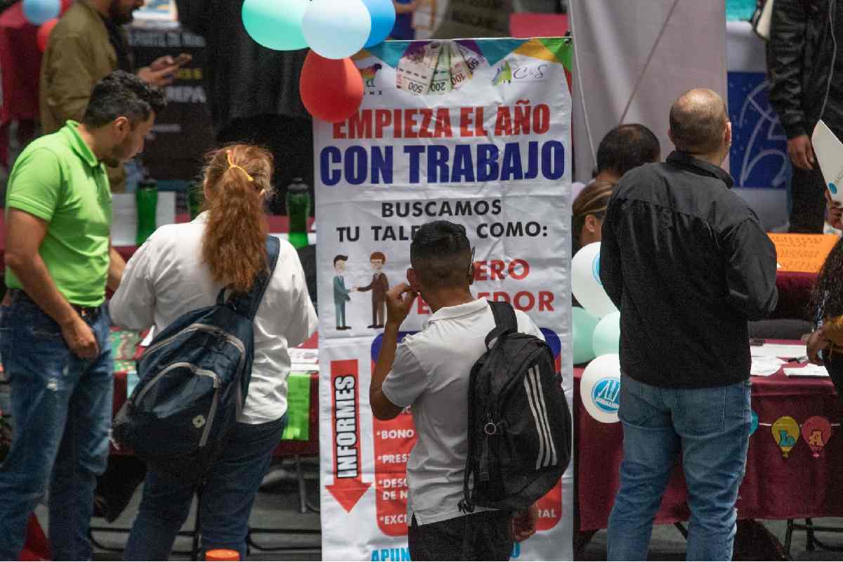 Ocupación sube en 422 mil entre primer trimestre de 2025 y 2026; desempleo baja a 2.4%: Secretaría del Trabajo