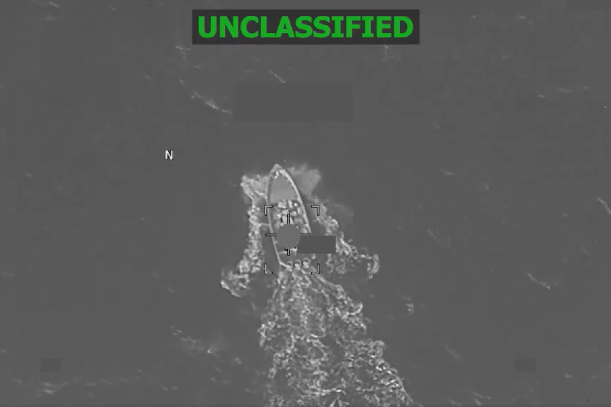 Cinco ataques en una semana: EU mata a tres en lancha presuntamente ligada al narco; van 177 muertes