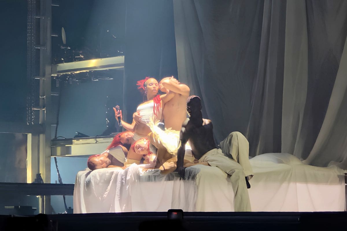 "¡Sí se pudo! ¡Sí se pudo!" FKA twigs, la cuarta fue la vencida