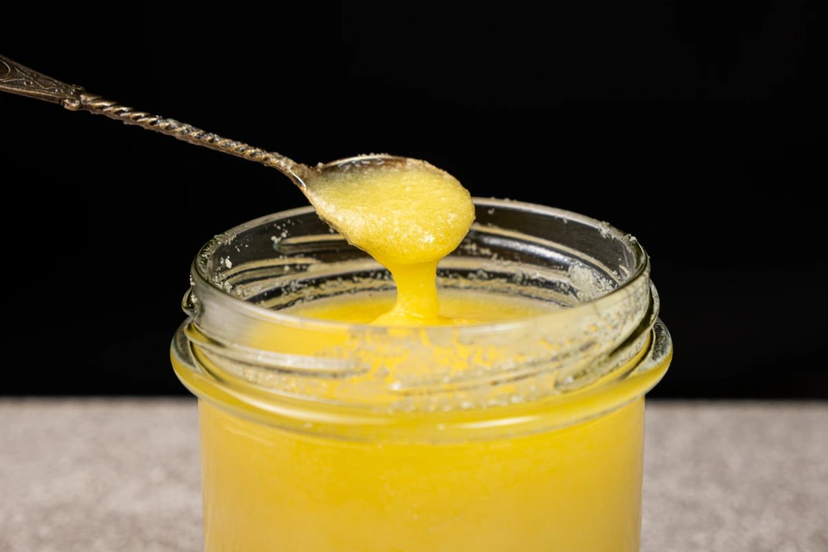 Textura del ghee con fondo negro