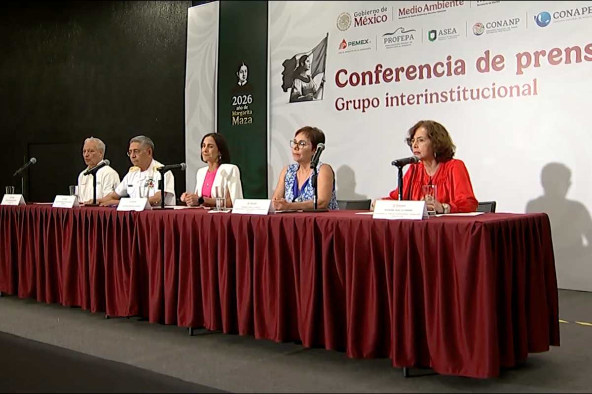 Fuga en oleoducto de Pemex provocó derrame en el Golfo; funcionarios ocultaron información