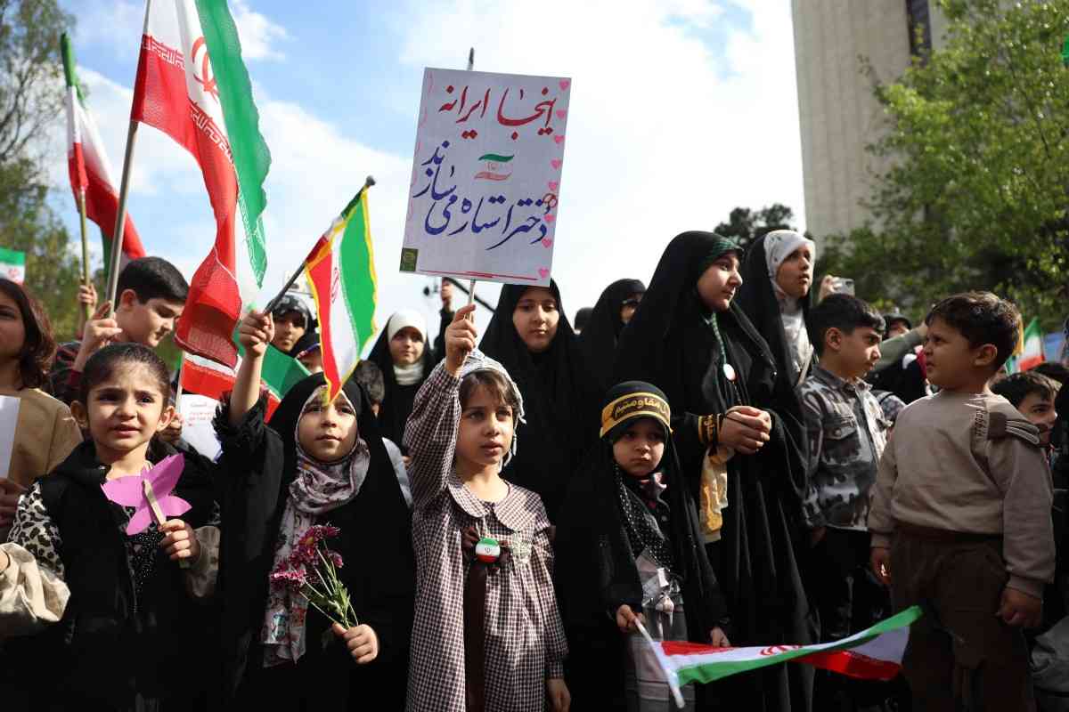 iranies-cadenas-humanas-centrales-electricas-ataque-eu