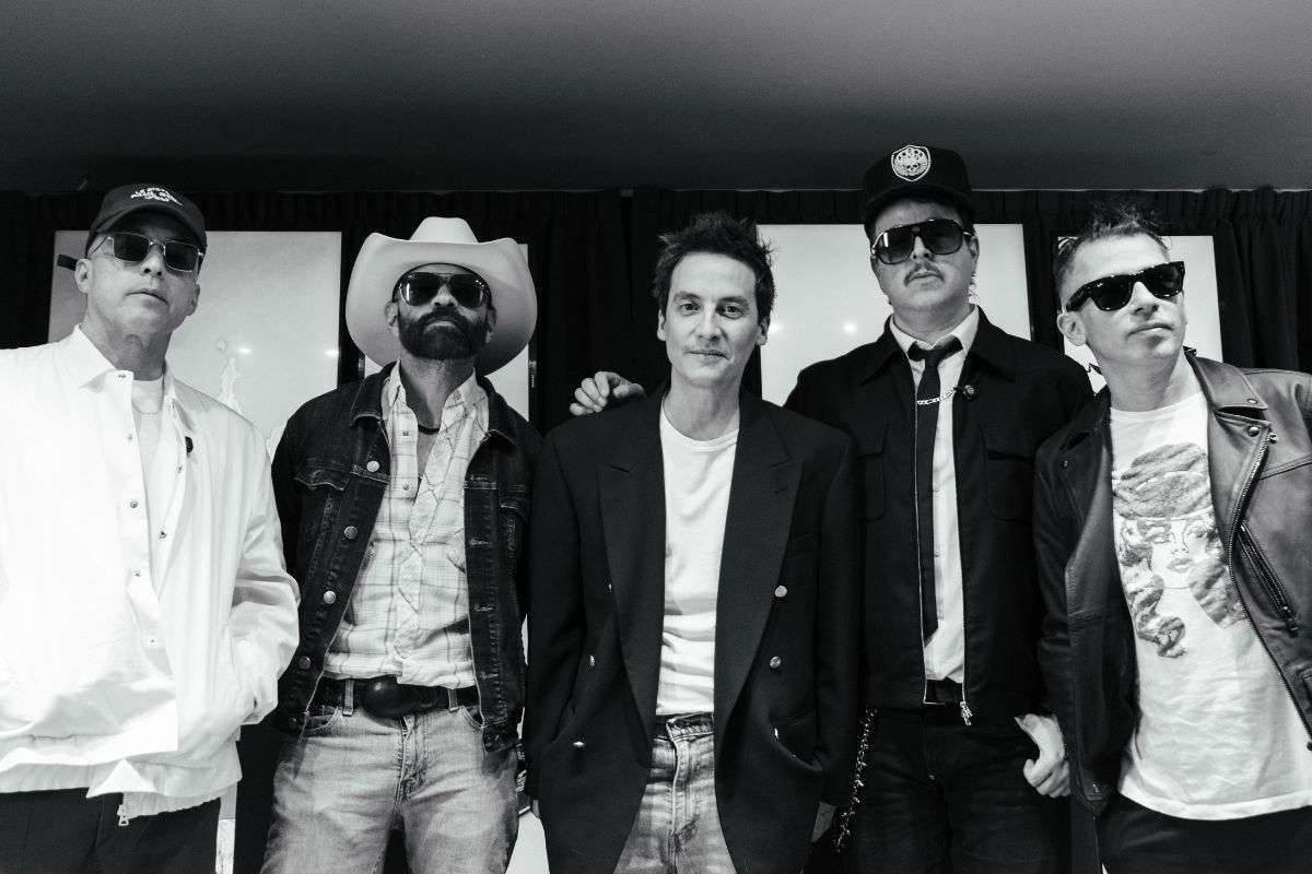 Kinky: el humor y la vigencia de la "antibanda"