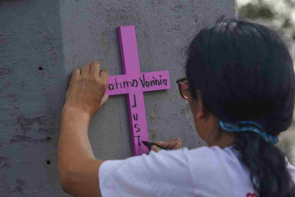 Senado avala cambiar la Constitución para crear una ley contra el feminicidio
