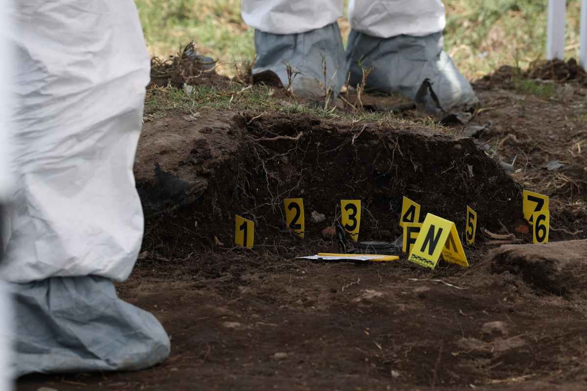 Localizan 1,076 fragmentos óseos en Tláhuac, colectivos y familias denuncian "crisis forense"