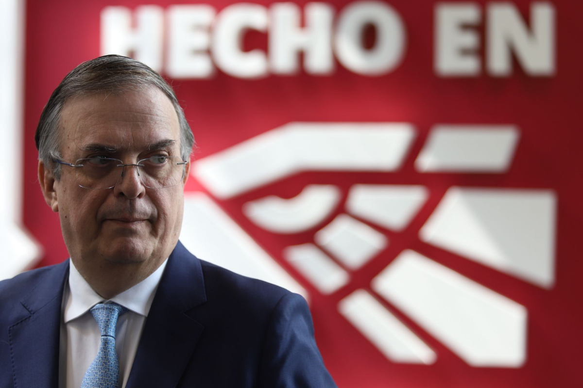 Secretaría Anticorrupción investiga a Ebrard por estancia de su hijo en embajada de Londres