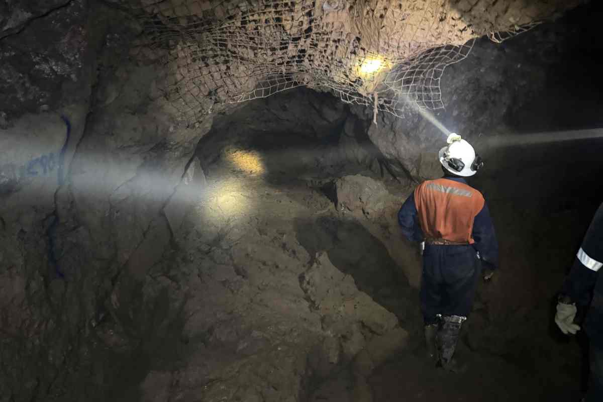 Minero Isidro Beltrán cumple 22 días atrapado en la mina Santa Fe, en Rosario, Sinaloa