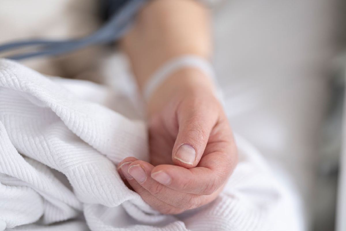 Mueren 4 personas tras recibir suero vitaminado en Sonora; investigan posible mala práctica